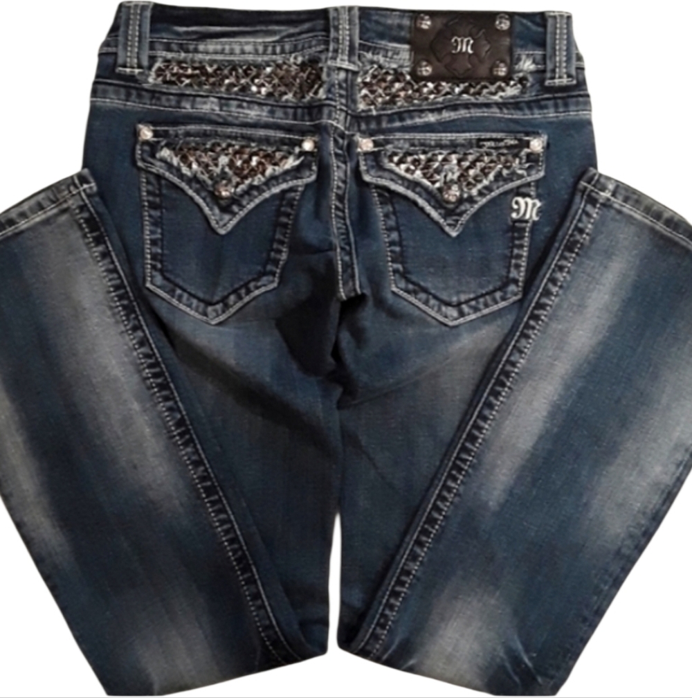 Miss Me Bootcut Jeans.👢Women's Size: Waist 29x33 Inseam.